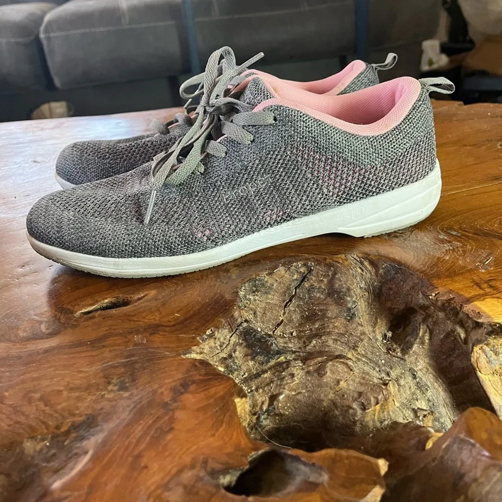 Propet Washable Walker Gray Pink Sneakers Slip-Resistant Size 9